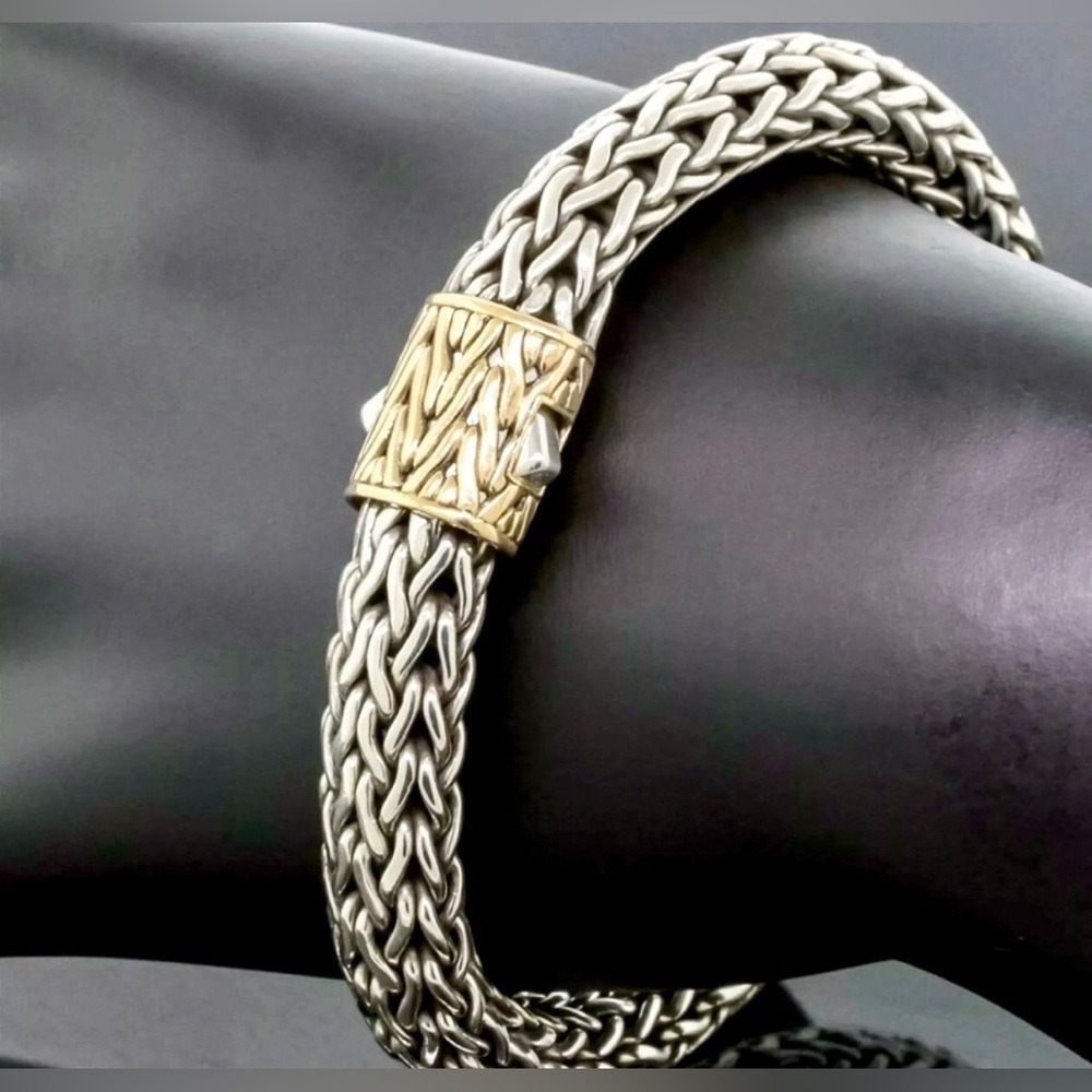 John Hardy 10mm 18K gold & Silver Wheat
Classic Chain Icon Bracelet